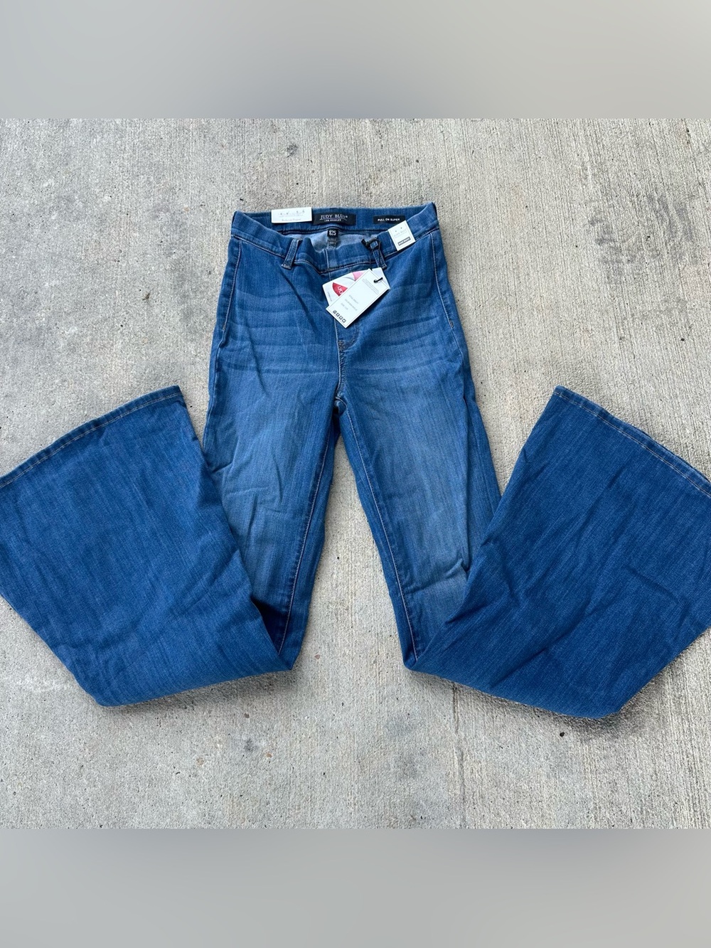 New With Tags Judy Blue Pull On Flare Jeans Size 1/25
